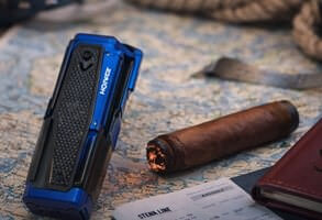 Eksklusiv stormlighter med jetflamme i elegant blå